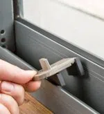 Locksmith Key Store Roselle, IL 630-823-0343 - broken-key-extraction